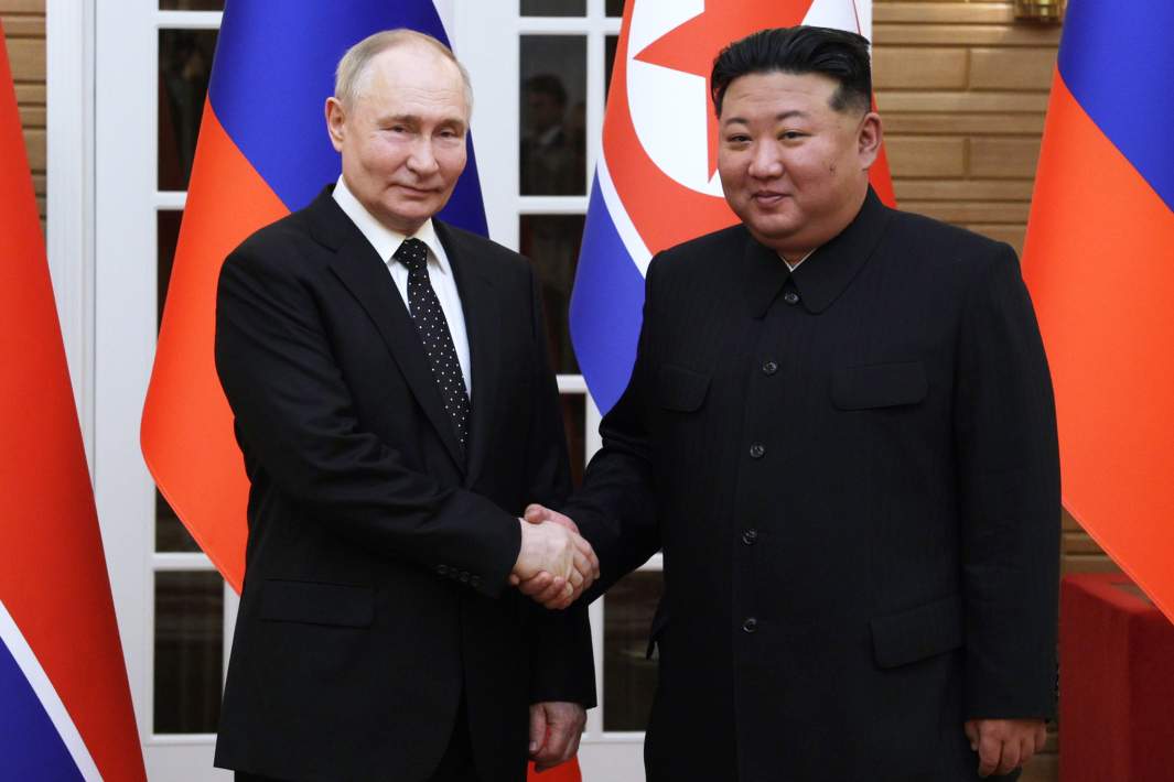 Президент РФ Владимир Путин и лидер КНДР Ким Чен Ын, Пхеньян, КНДР, 19 июня 2024 года 
