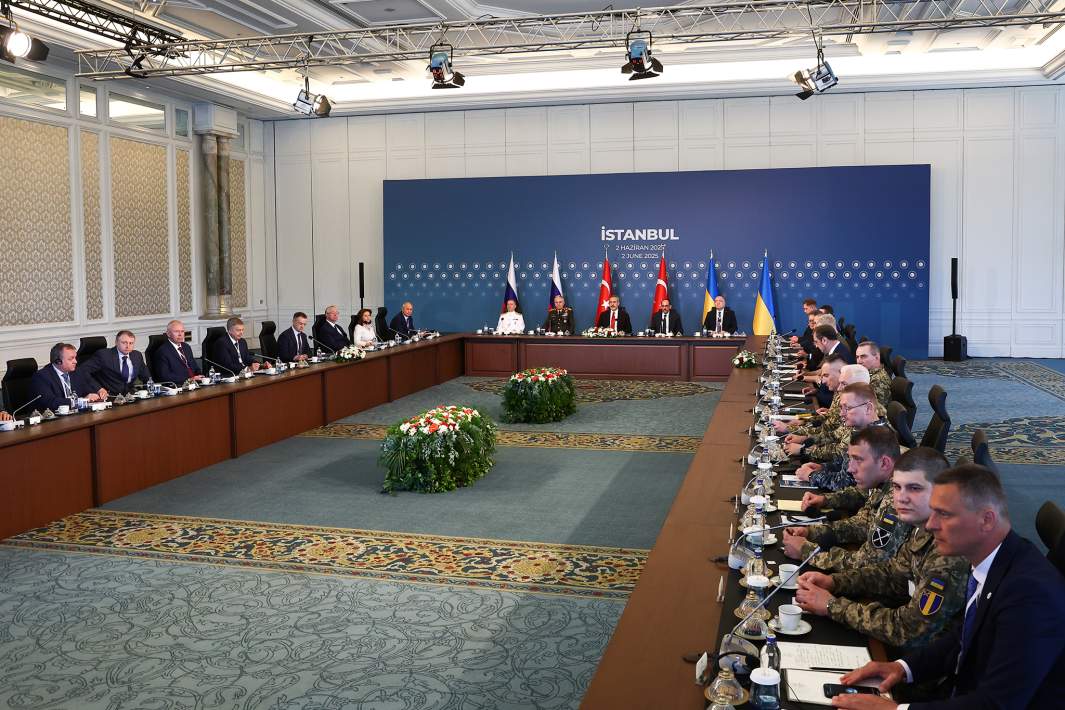 Российско-украинские переговоры во дворце Чираган