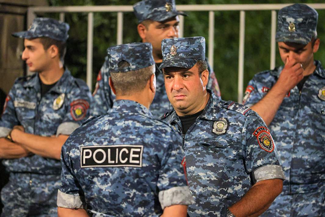 Сотрудники полиции Армении