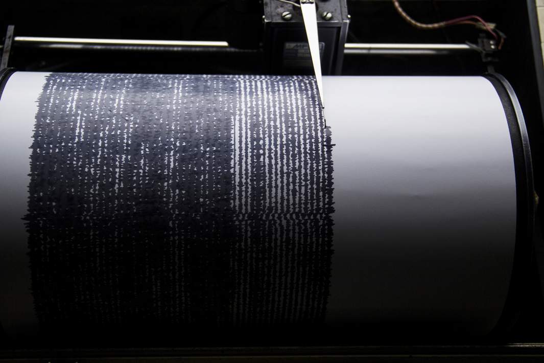 Сейсмограф