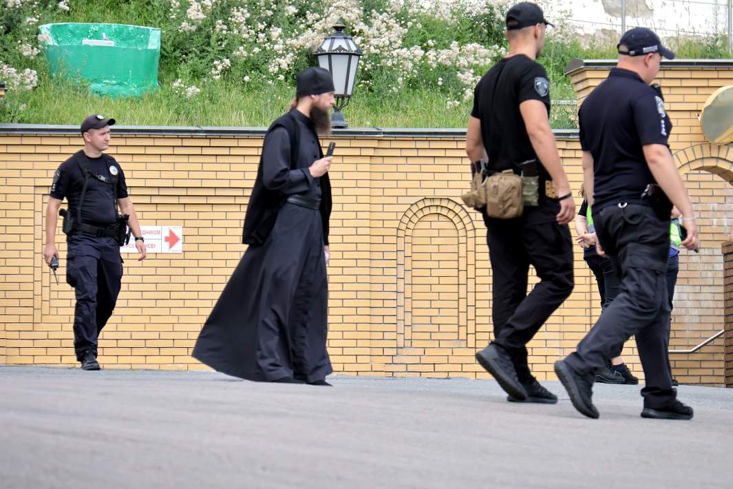 Полиция у Киево-Печерской лавры