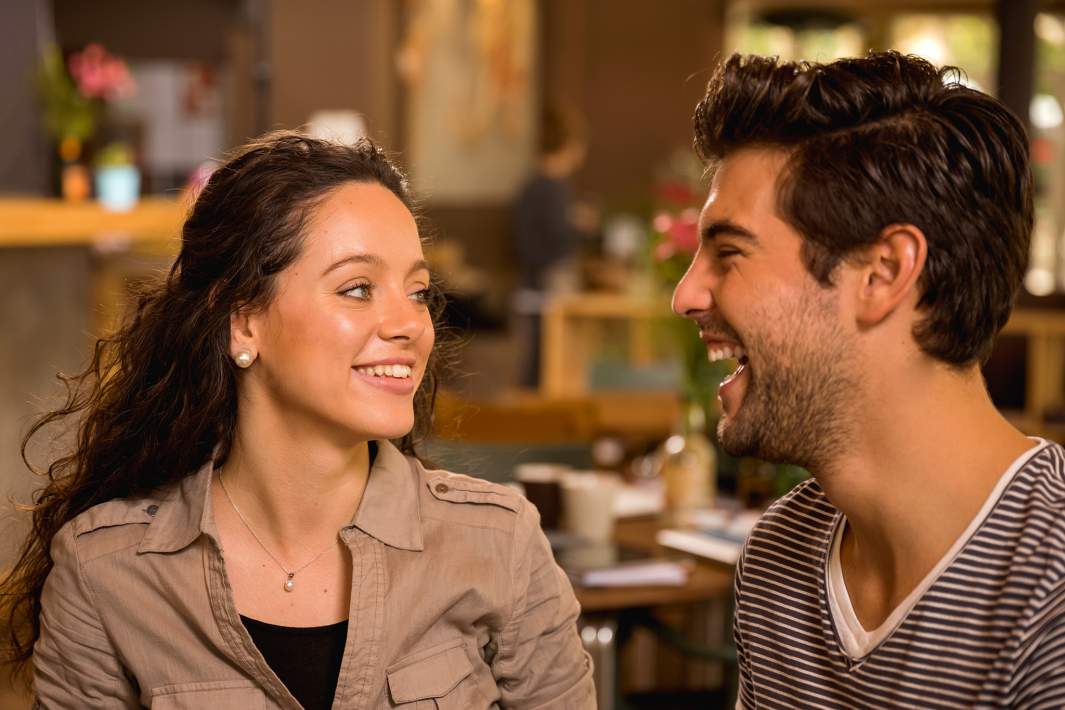 Мужчина и женщина на свидании 