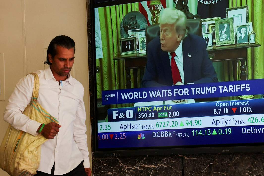 Мужчина на улице в Мумбаи