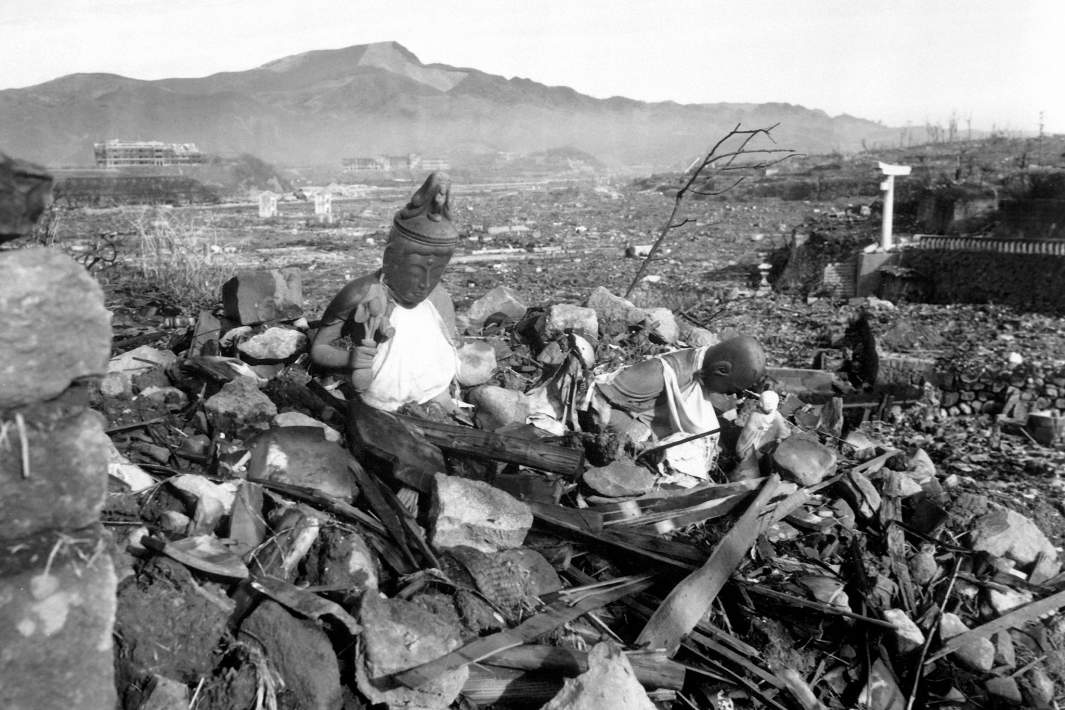 Нагасаки после атомной бомбардировки