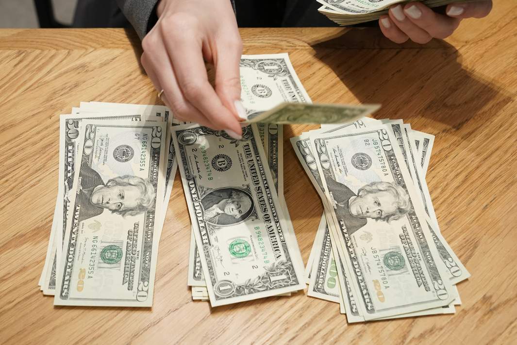 Купюры доллара