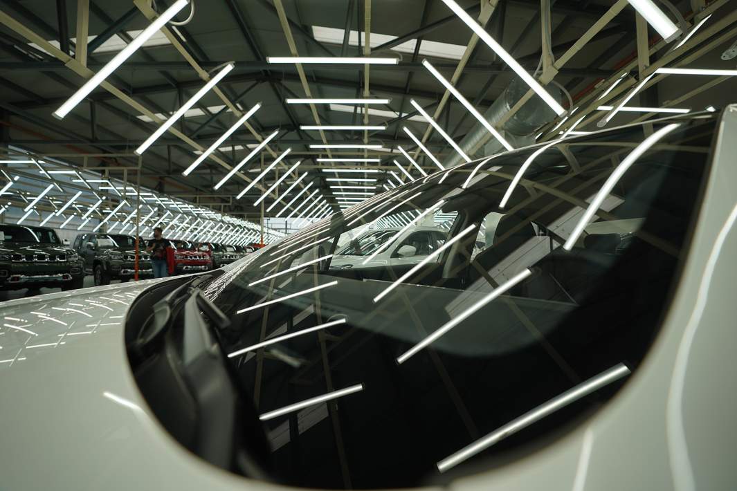 Автомобили на заводе 