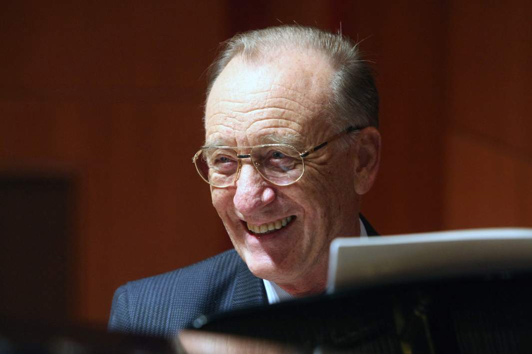 Композитор Родион Щедрин перед началом церемонии торжественного открытия нового Камерного зала Московской филармонии. 2007 год