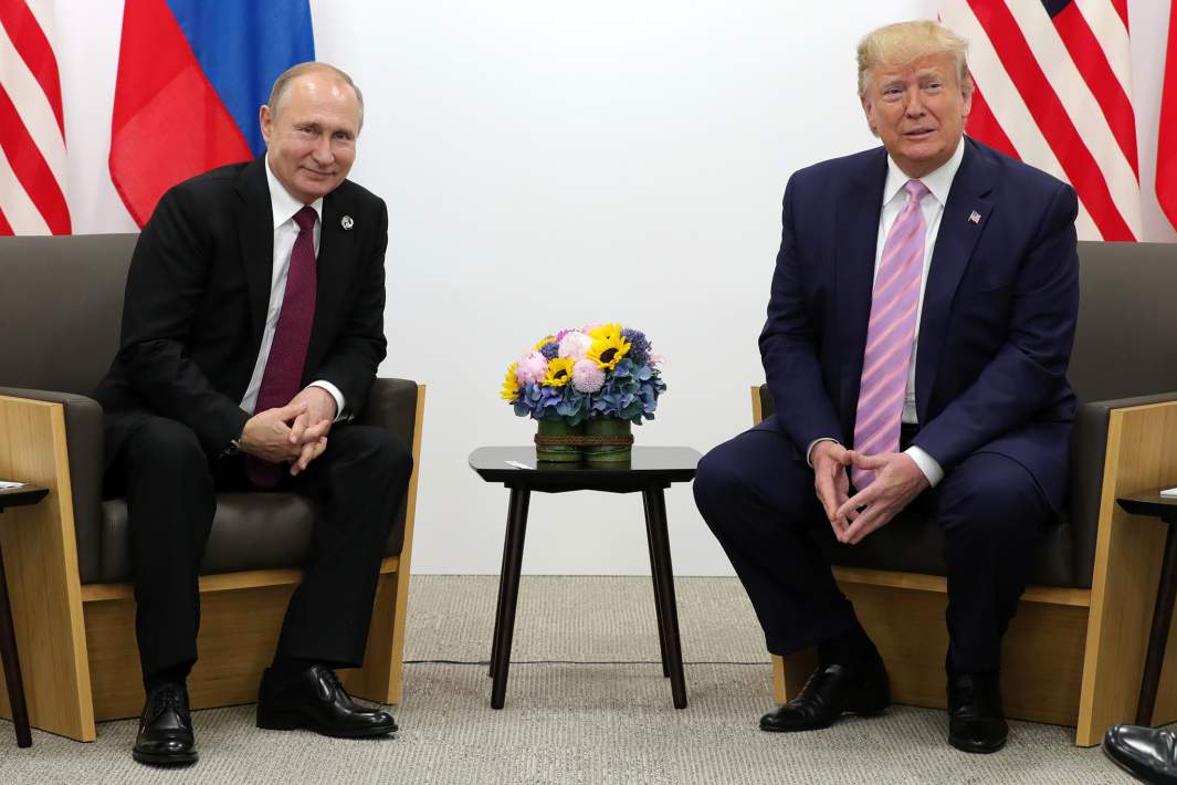 Президент РФ Владимир Путин и глава США Дональд Трамп 