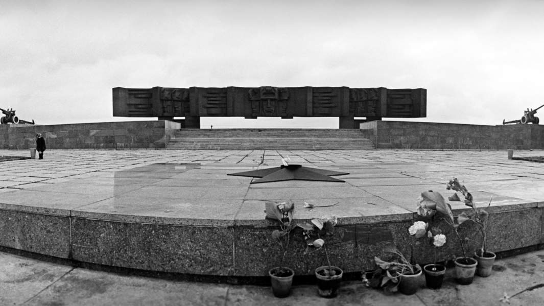 Фрагмент мемориального комплекса «Курская дуга». 1975 год