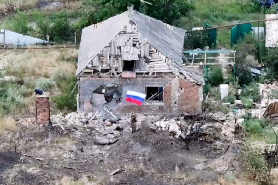 Поднятие флага в Часовом Яре