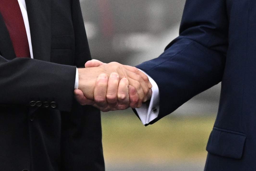 Рукопожатие