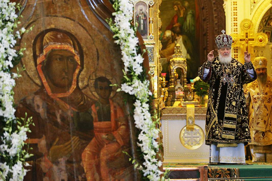 икона и батюшка