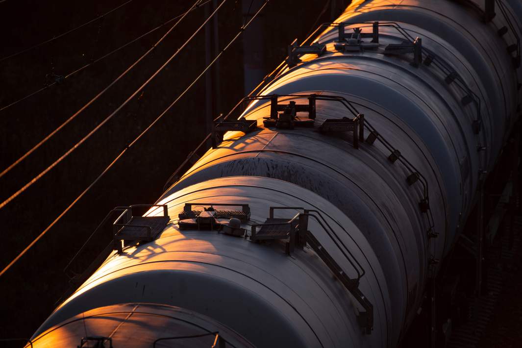 Цистерны с бензином