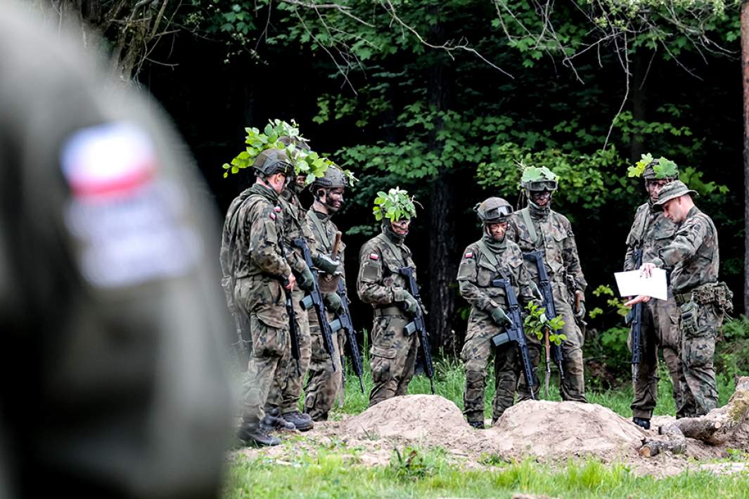 Польские солдаты на маневрах на полигоне у Кракова
