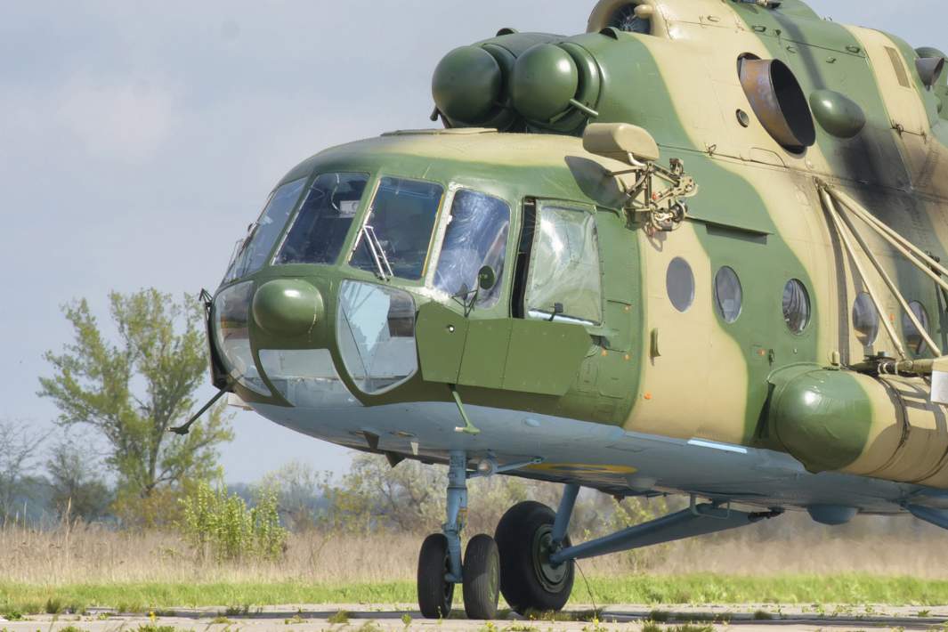 Кабина вертолета Ми-8