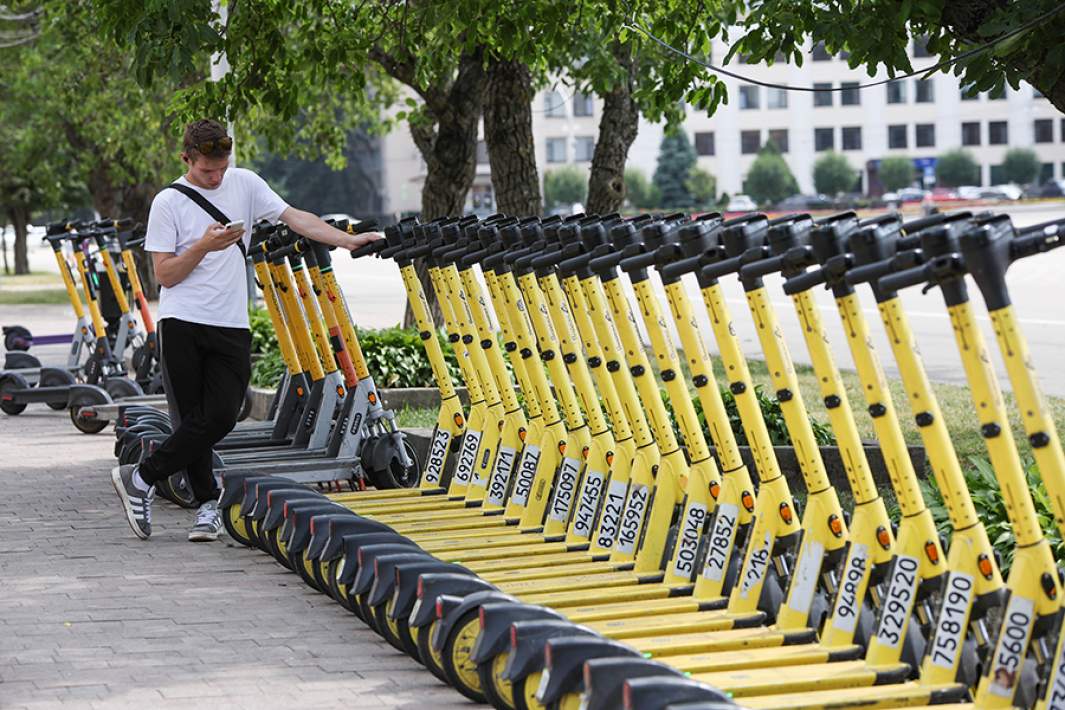 Стоянка электросамокатов