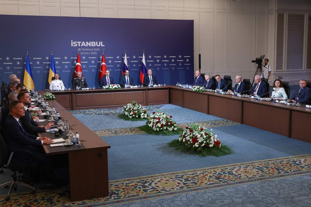 Турция. Стамбул. Прямые российско-украинские переговоры во дворце Чираган