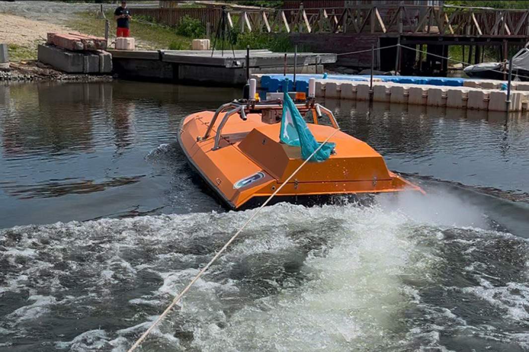 Безэкипажный катер