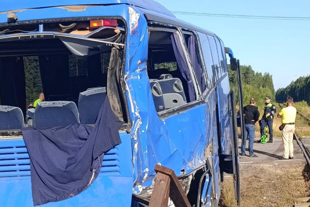 ДТП автобуса с поездом