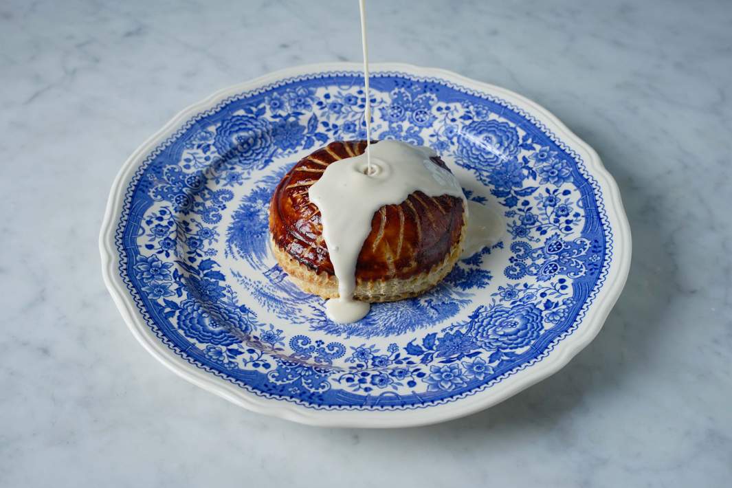 Пирог с рапанами и белыми грибами