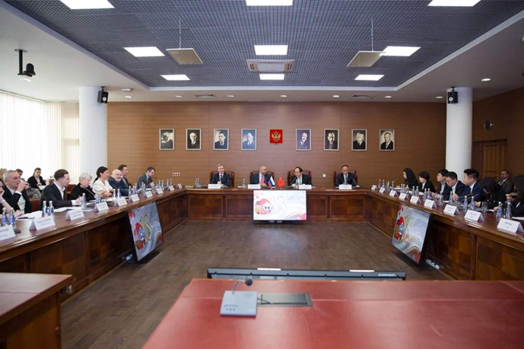 18-е заседание Подкомиссии по сотрудничеству в сфере кинематографии Российско-Китайской комиссии по гуманитарному сотрудничеству во ВГИКЕ. 7 мая 2025 года