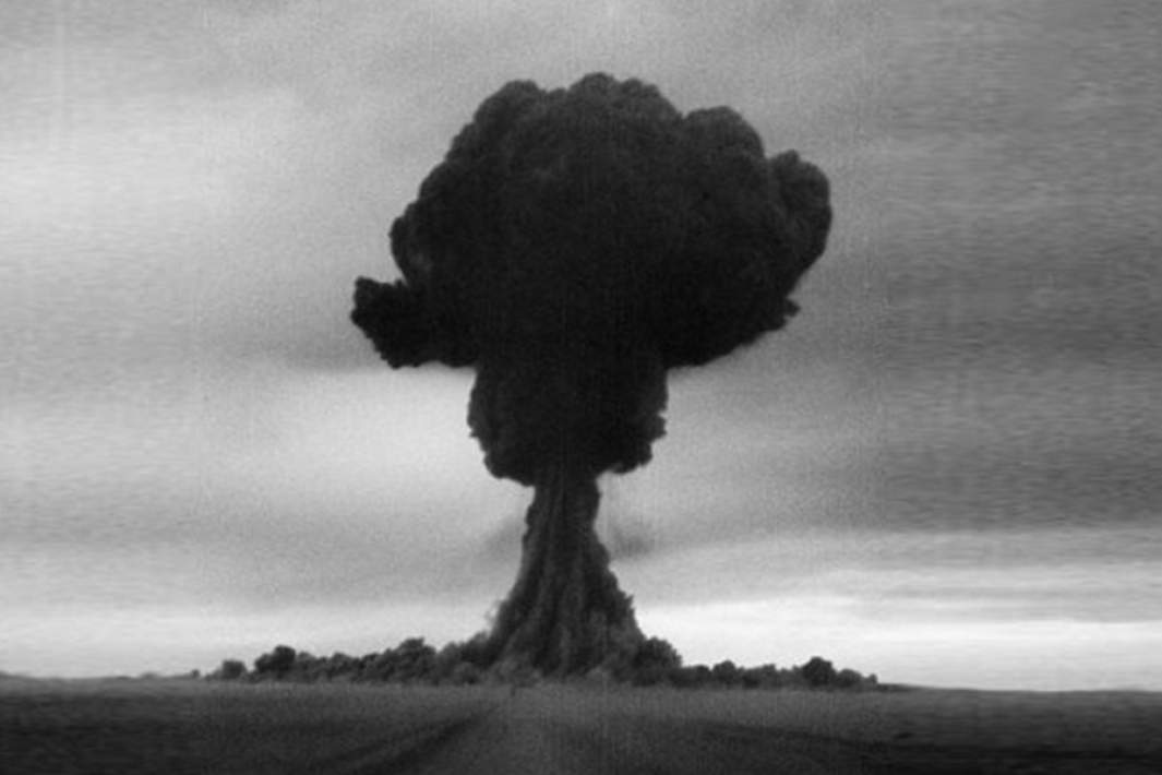 Испытание первой советской атомной бомбы на Семипалатинском полигоне в Казахстане. 29 августа 1949 года