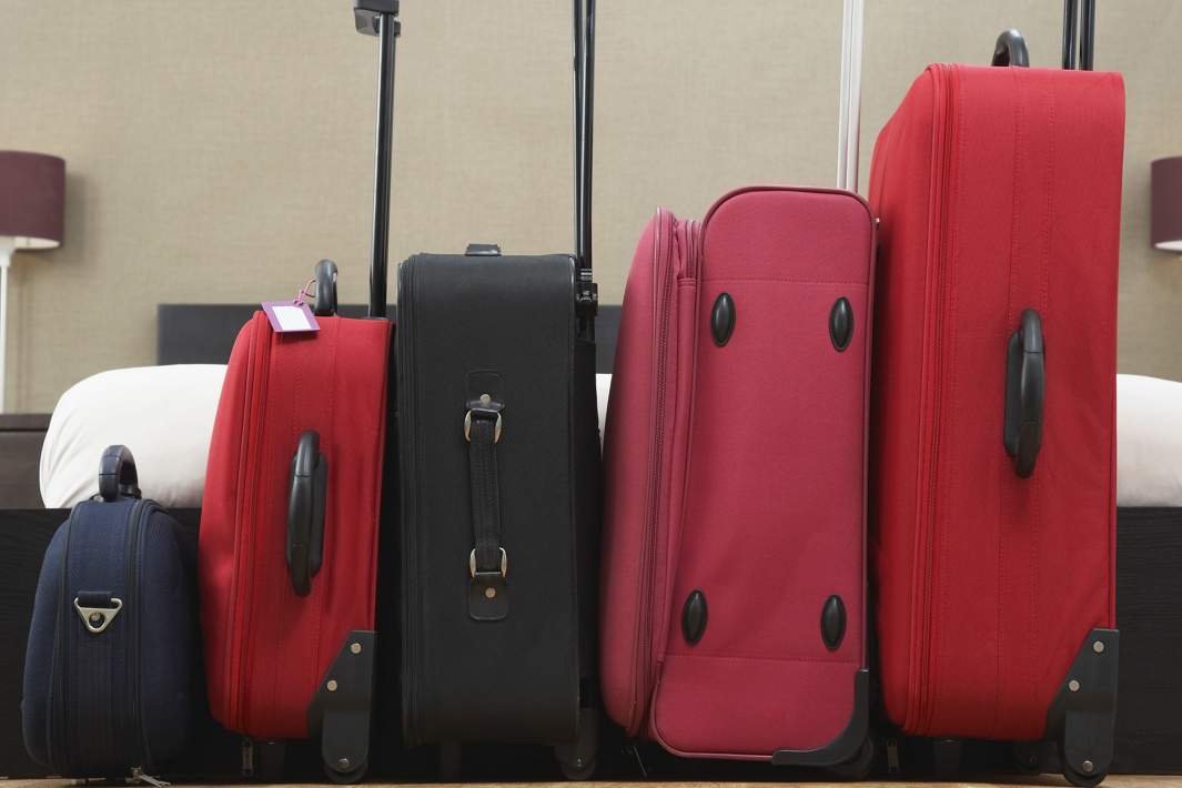 Чемоданы в номере 