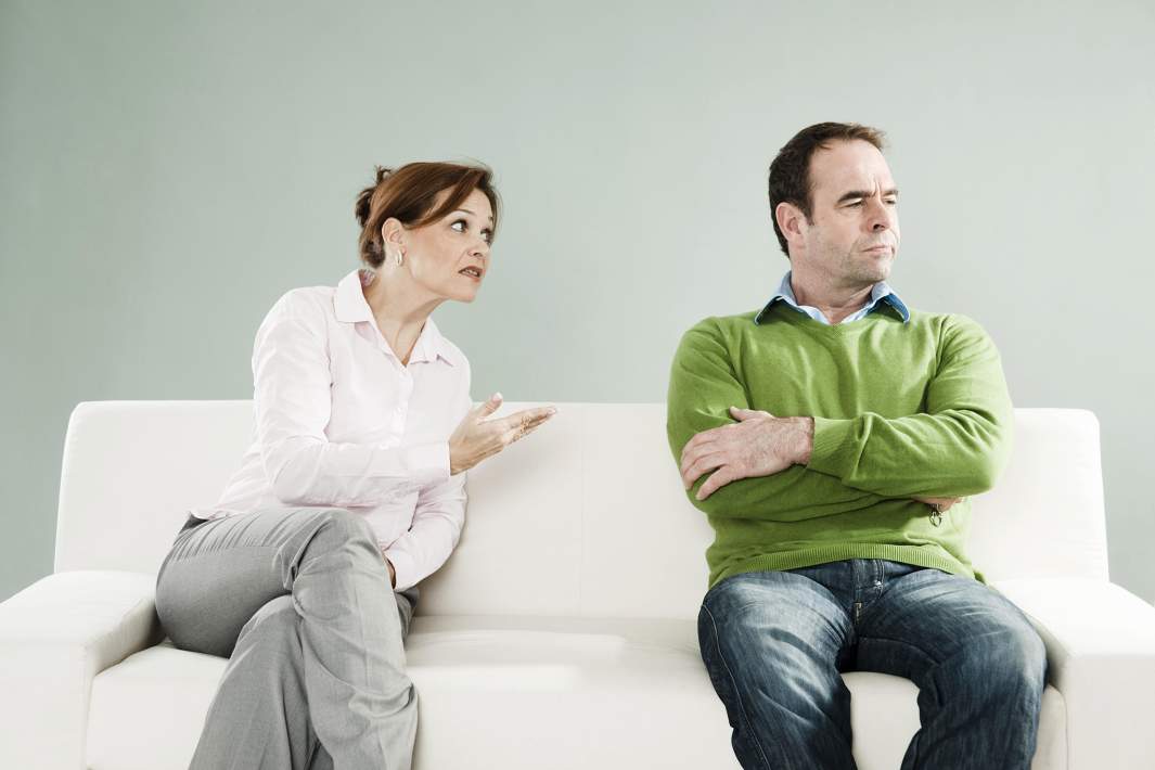 Пара ссорится 