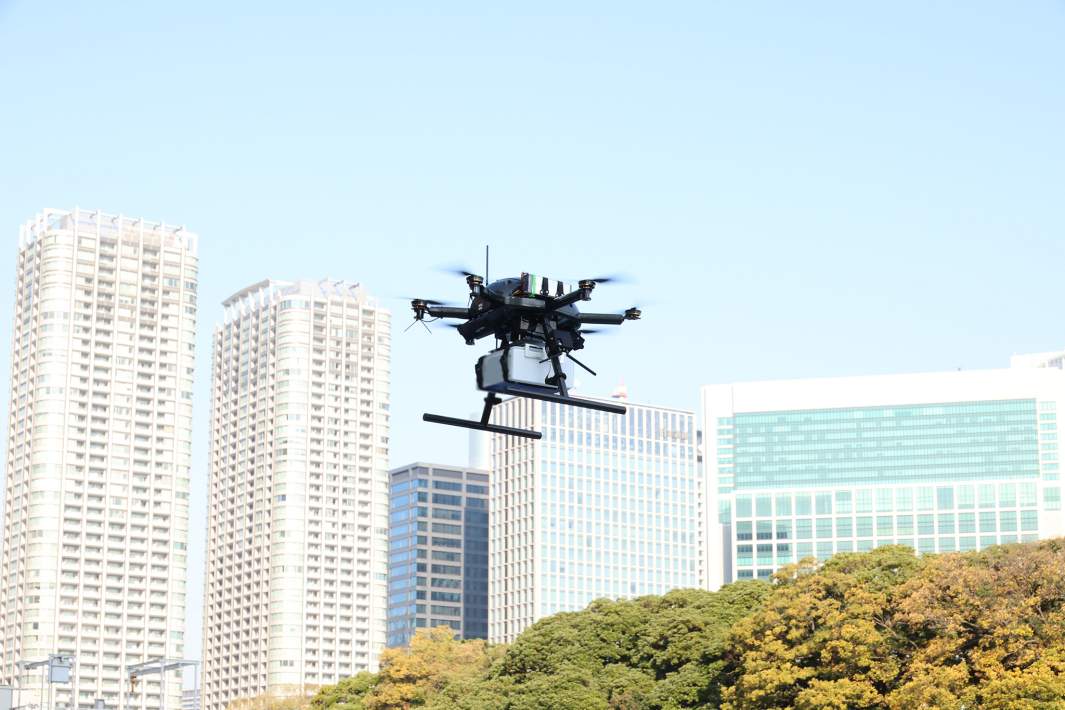 Дрон-курьер 