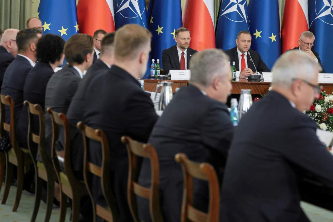 Кароль Навроцкий выступает на заседании Совета национальной безопасности