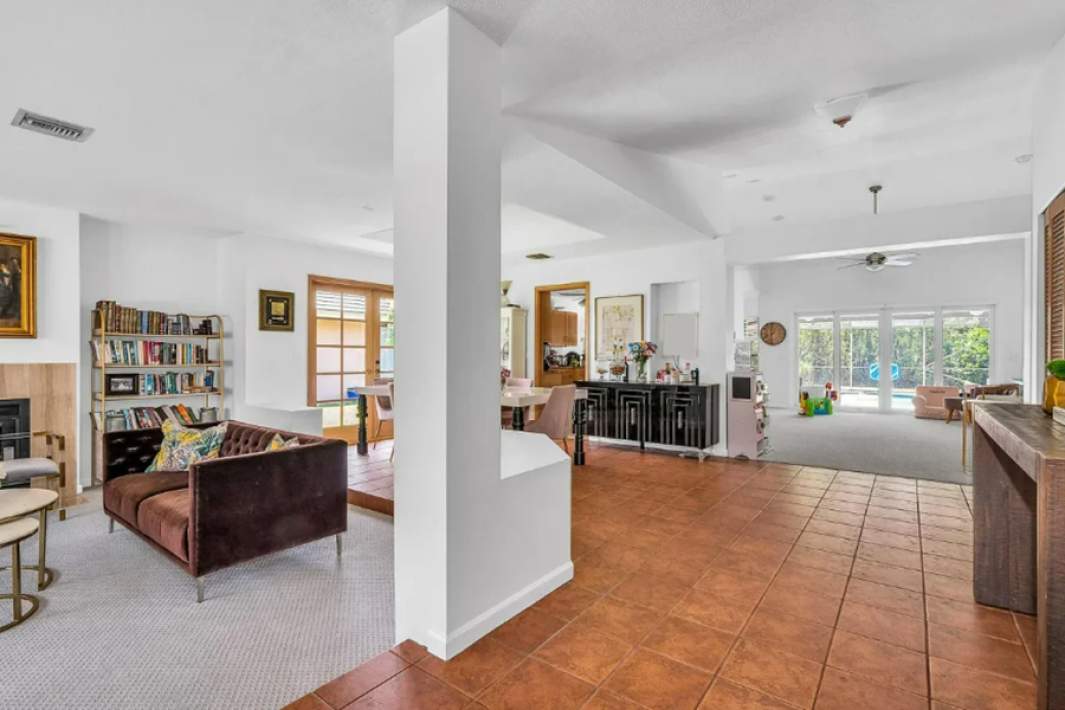 Интерьер одной из вилл Рустема Умерова