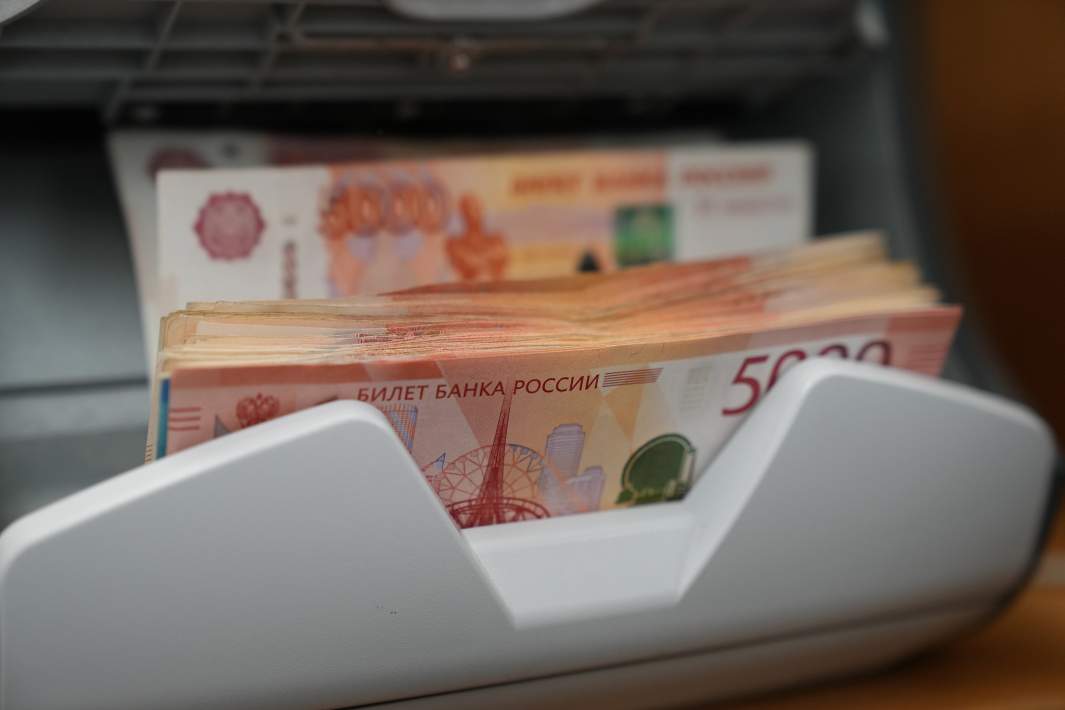 Денежные купюры рубли