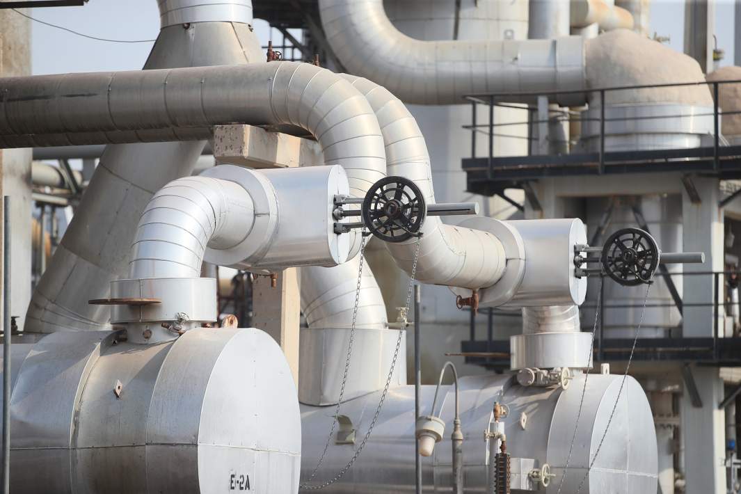 Нефтеперерабатывающий завод 