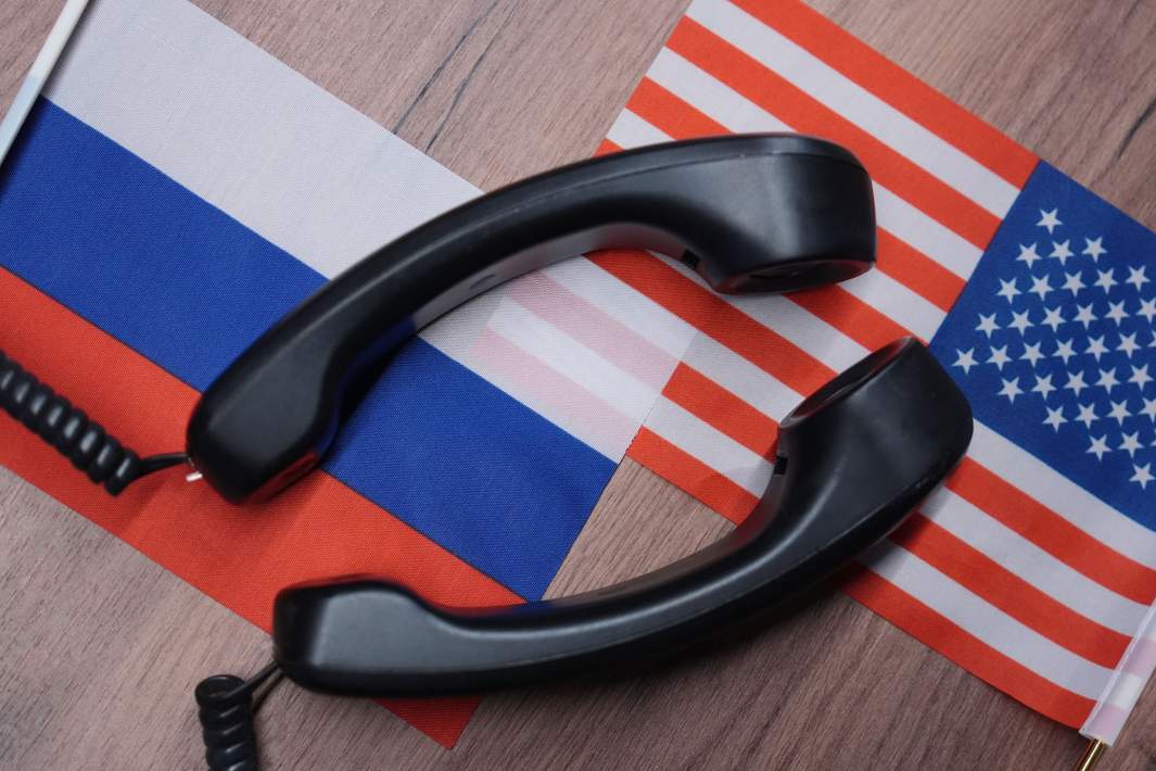 флаги и телефоны