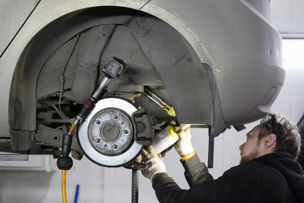 Работа автосервиса 