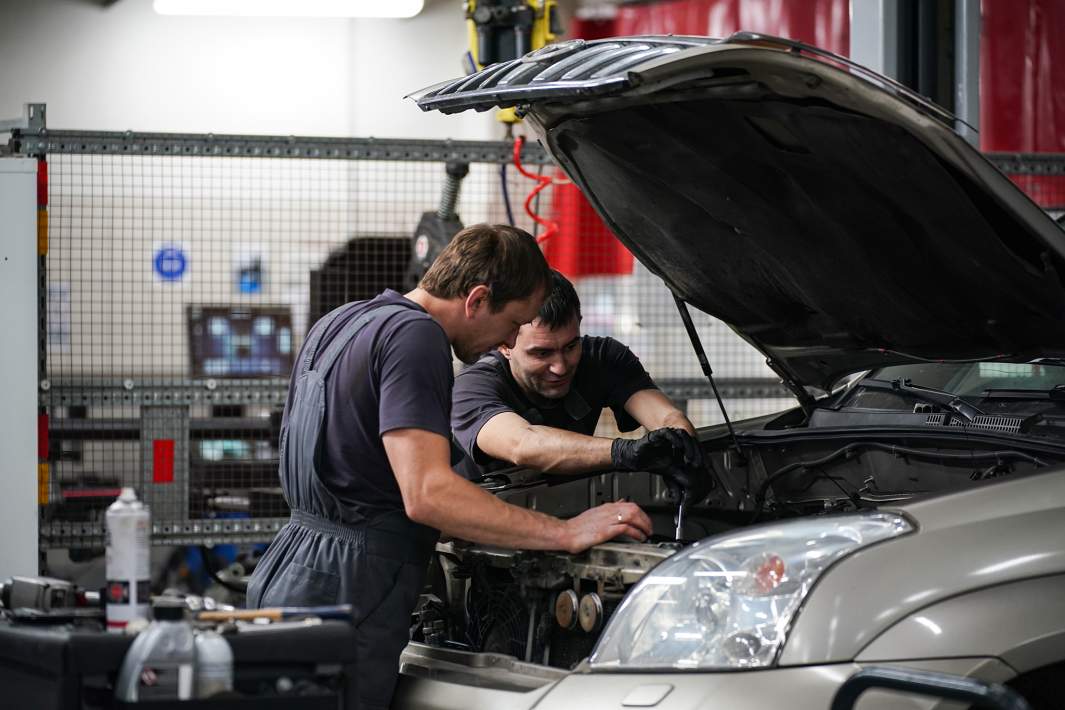 Работа автосервиса 