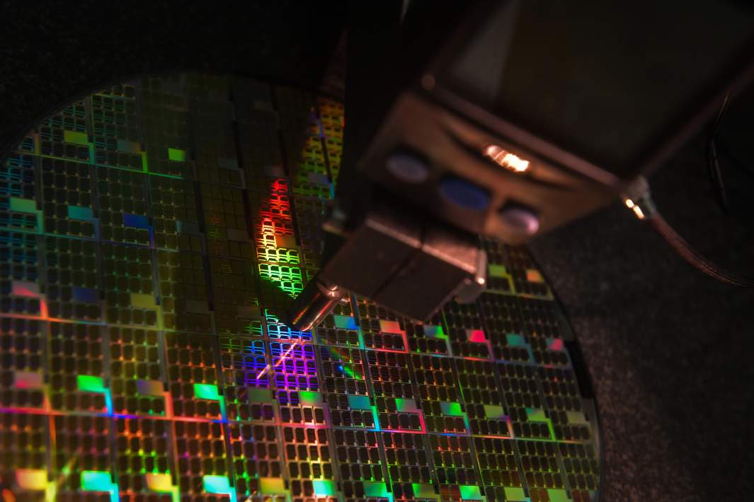 Производство пластин с микросхемами