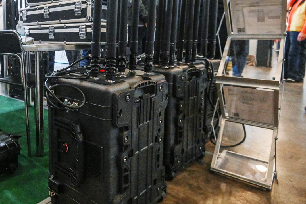 Техника подавления дронов