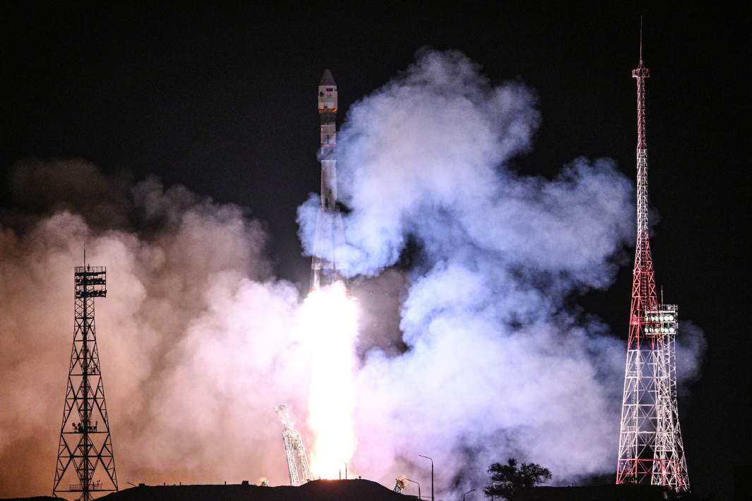 Запуск ракеты-носителя «Союз-2-1б»