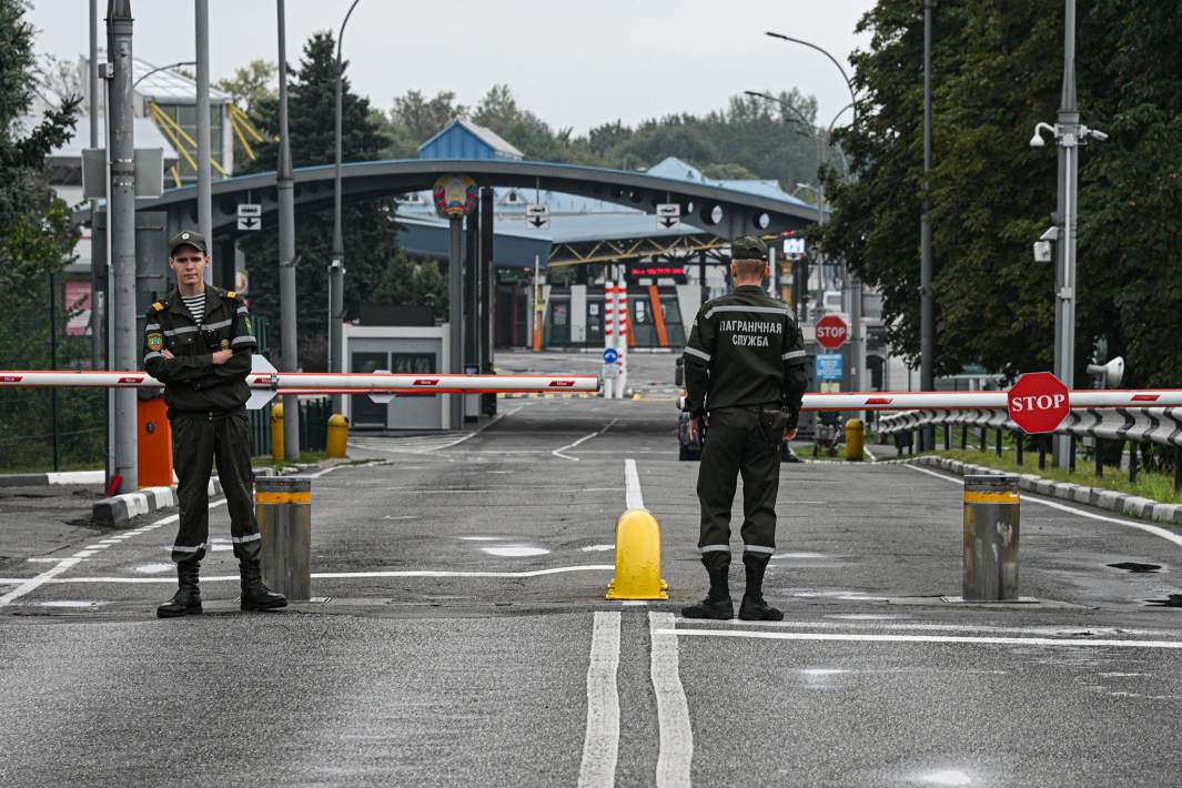 Закрытый пропускной пункте «Варшавский мост» на белорусско-польской границе