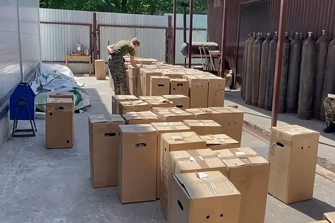 Следственные действия на территории предприятия, производившего алкогольный напиток «Сидр»