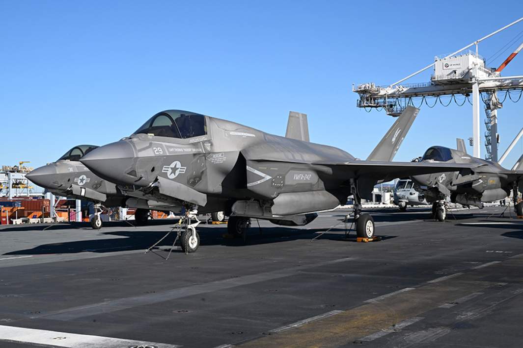 Малозаметный истребитель-бомбардировщик F-35 Lightning II