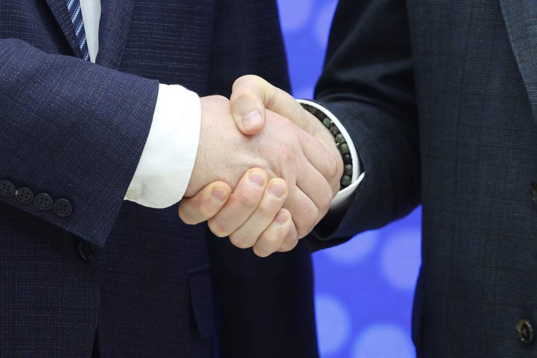 рукопожатие