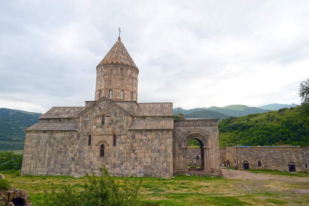 армянская апостольская церковь