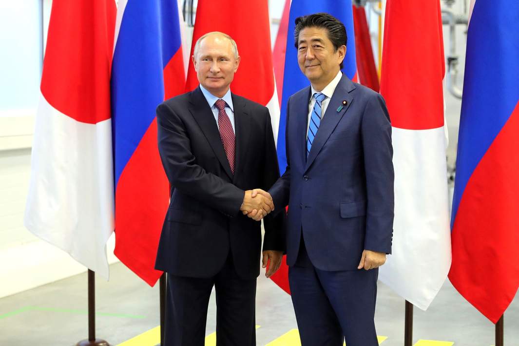 Владимир Путин и Синдзо Абэ