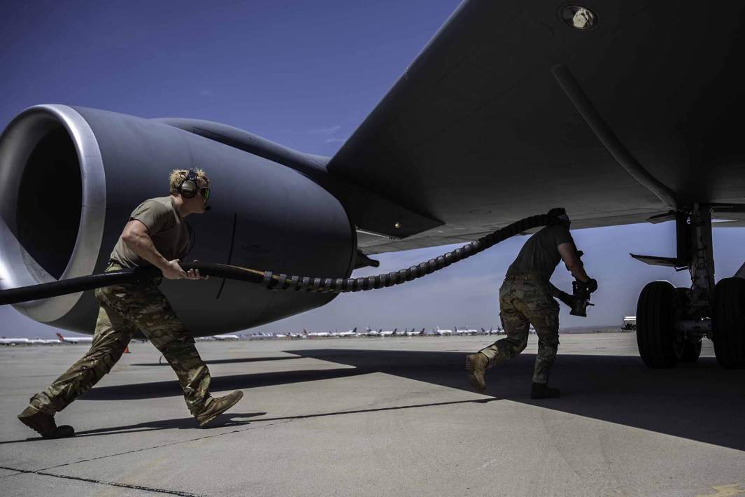 Заправка самолета