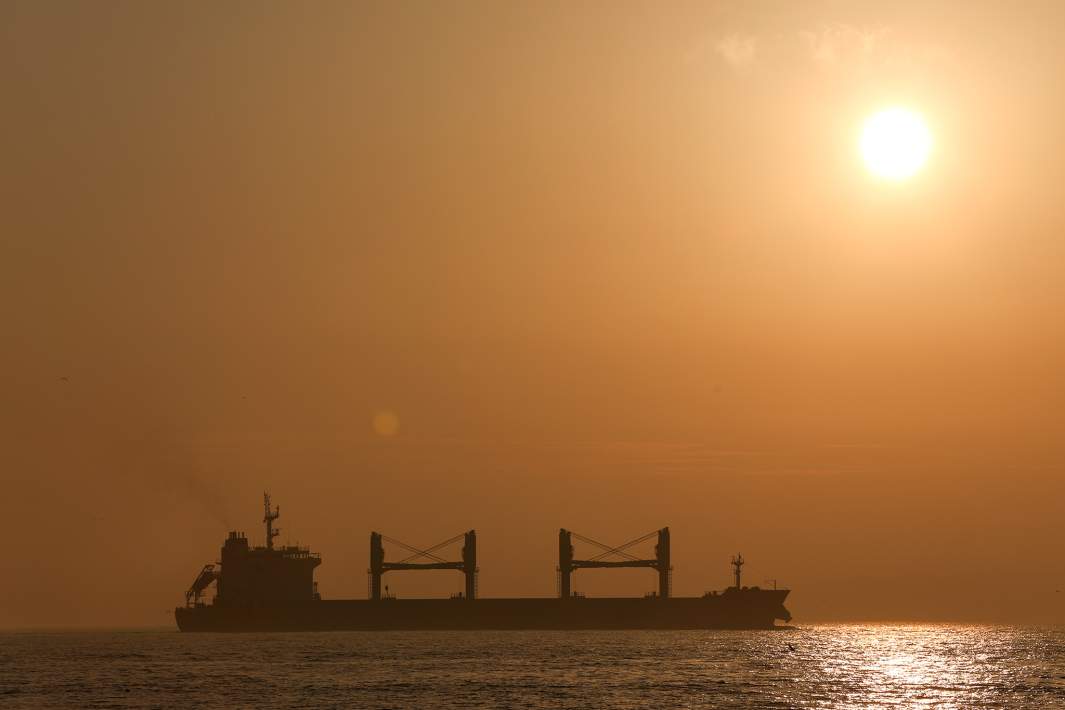 Танкер в море 