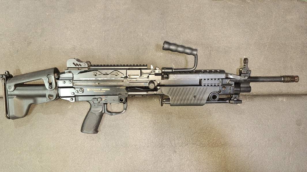 Турецкая нелицензионная копия бельгийского ручного пулемета FN Minimi