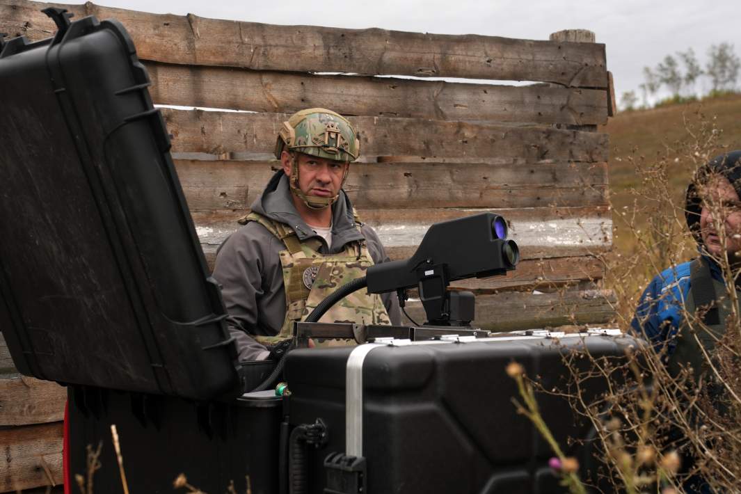 Лазерная установка дистанционного разминирования