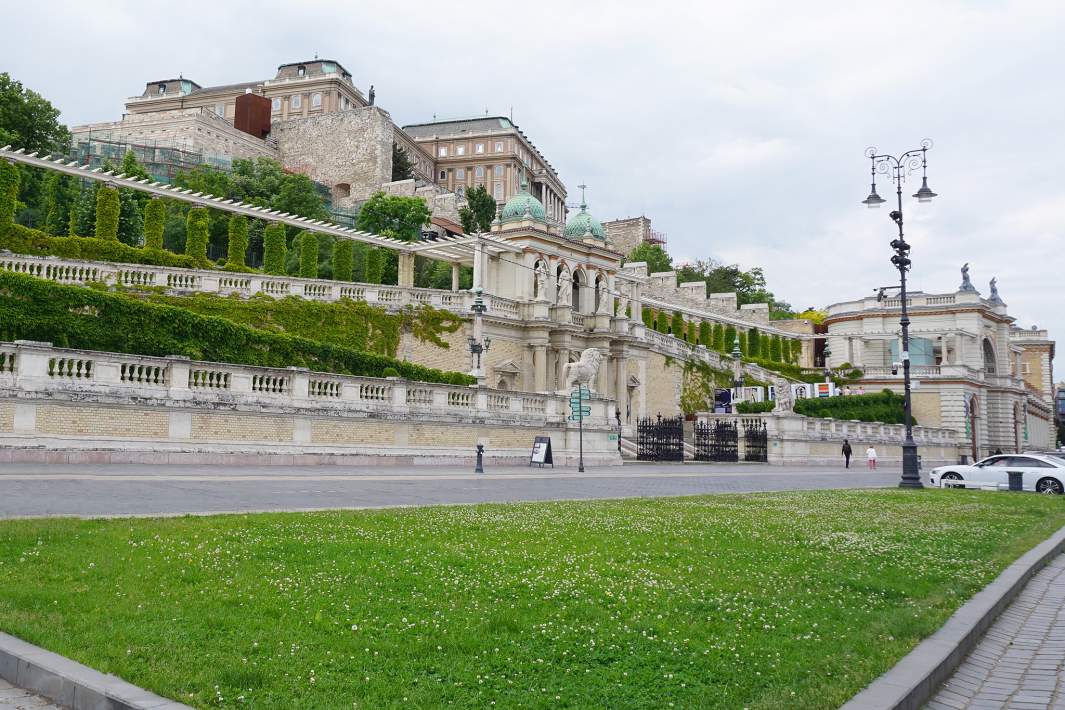 Архитектурный комплекс «Варкерт базар» в Будапеште